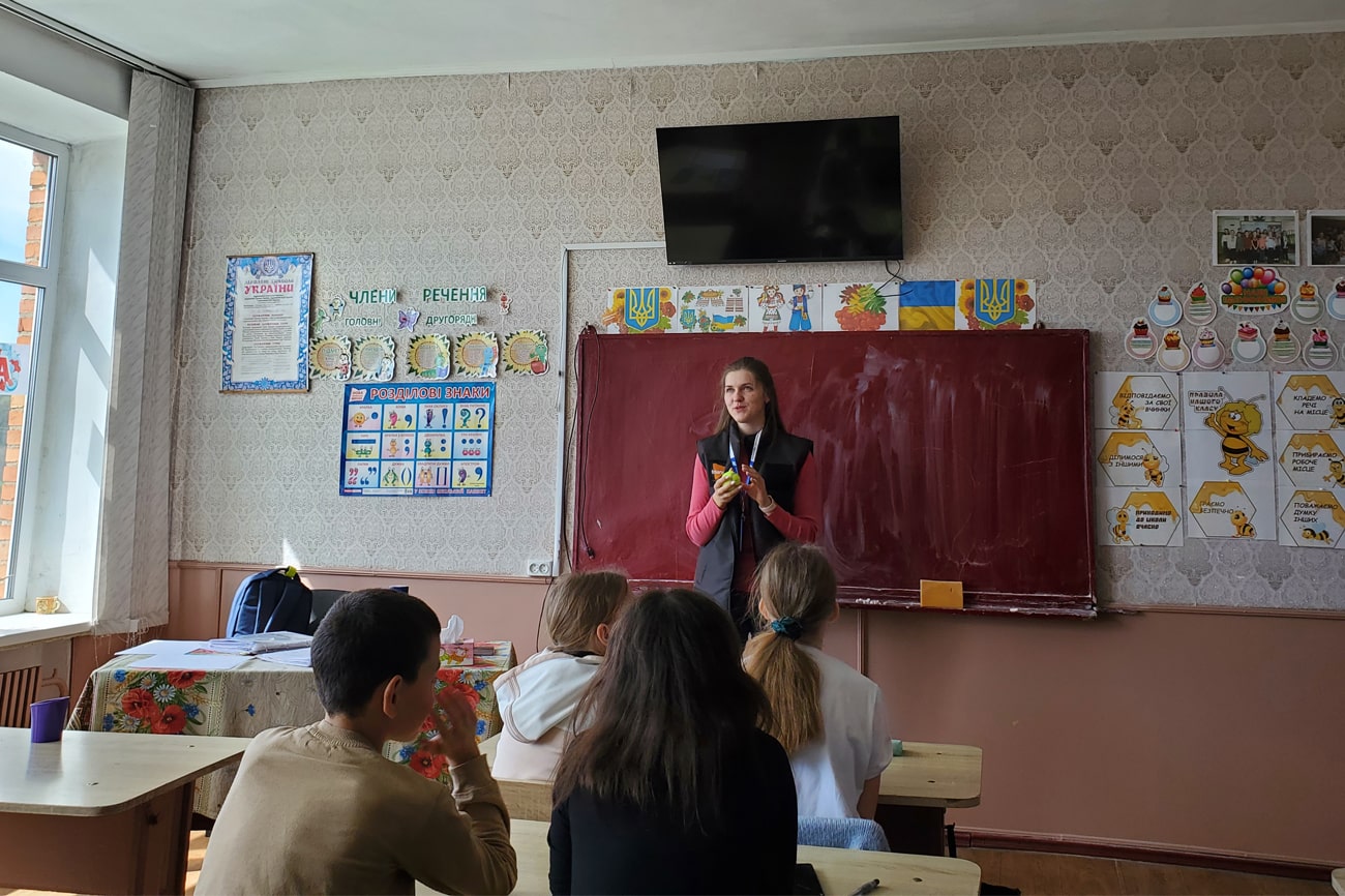 Activités scolaires pour les enfants déplacés, Ukraine, ©TGH