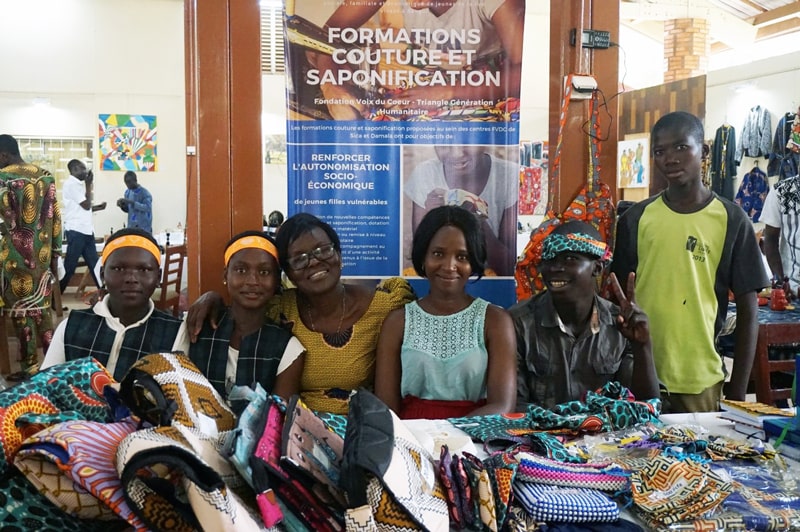 Booth of the Fondation Voix du Cœur’s Damala center as part of the exhibition-sale organised on the occasion of the International Day of the African Child, Alliance Française, Bangui, Central African Republic. June 2021 © TGH
