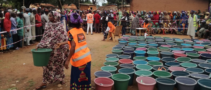 Distribution of handwashing kits in Bambari, November 2021 ©TGH