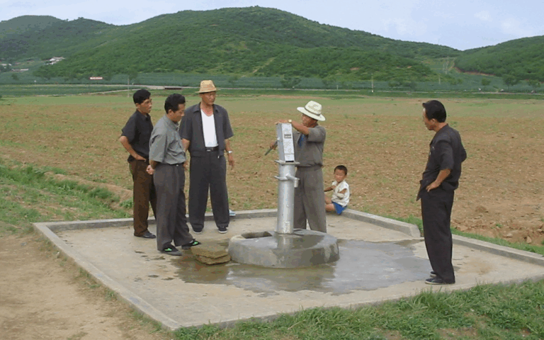 Pompe_a_eau_installee_en_Coree